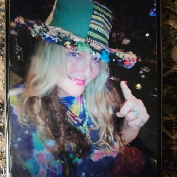 Meet your Posher, Cheryl - Picture 1 of 1